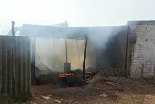 massive-fire-caught-in-crackers-godown-at-piran-kaliyar-roorkee