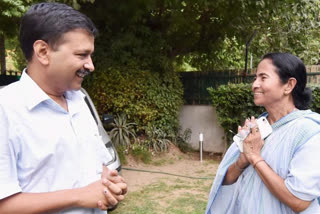 Kejriwal thanks Mamata for supporting him against bill giving overarching power to L-G