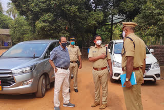 Observer inspects Maoist-infested polling booths  വിലങ്ങാട് സെന്‍റ് ജോര്‍ജ് ഹൈ്‌സക്കൂൾ  മാവോയിസ്റ്റ് ഭീഷയുള്ള പോളിങ് ബൂത്തുകളില്‍ നിരീക്ഷകന്‍ പരിശോധന നടത്തി