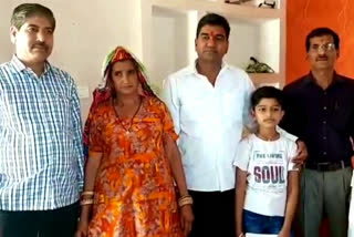 बच्चे ने की दादा-दादी के साथ रहने की अपील, Child appeals to live with grandparents