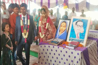 Couple ties knot at farmers protest site, Couple ties knot at farmers protest site in Rewa, Couple marriage at farmers protest site in Rewa, Rewa news, Rewa farmer protest news, ರೈತರ ಪ್ರತಿಭಟನೆಯ ಸ್ಥಳದಲ್ಲಿ ಮದುವೆಯಾದ ಜೋಡಿ, ರೇವಾದಲ್ಲಿ ರೈತರ ಪ್ರತಿಭಟನೆಯ ಸ್ಥಳದಲ್ಲಿ ಮದುವೆಯಾದ ಜೋಡಿ, ರೇವಾ ಸುದ್ದಿ, ರೇವಾ ರೈತರ ಪ್ರತಿಭಟನೆ ಸುದ್ದಿ,