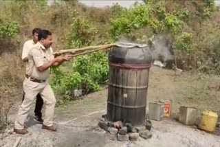 Illegal Mahua liquor kilns destroyed by police