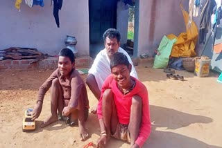 Two handicapped teenager brothers are not getting government help in Bharatpur block of Koriya district