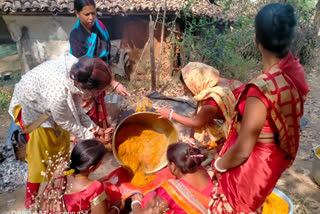 Women are preparing herbal gulal