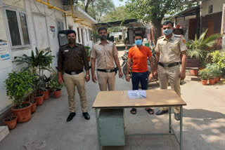 Neb Sarai police in delhi  delhi police  accused arrested in delhi  accused arrested by delhi police  दक्षिण दिल्ली में आरोपी गिरफ्तार  नेब सराय थाना पुलिस दिल्ली  दक्षिण दिल्ली डीसीपी अतुल कुमार