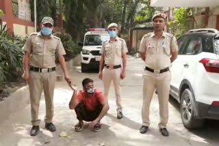 Robbery and Arms Act accused arrested in snatching case in Gulabi bagh