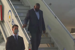 Lloyd Austin arrives in India US Defence Secretary lands in India US Defence Secretary in New Delhi Antony Blinken Austin to meet Rajnath Singh Austin to meet PM Modi Austin to meet Jaishankar യുഎസ് പ്രതിരോധ സെക്രട്ടറി ഇന്ത്യയില്‍ ചൈനക്കെതിരെ ഇന്ത്യ അമേരിക്ക സഖ്യം ദേശീയ സുരക്ഷാ ഉപദേഷ്ടാവ് അജിത്ത് ഡോവല്‍ ഇന്ത്യാ അമേരിക്ക ബന്ധം വാര്‍ത്തകള്‍