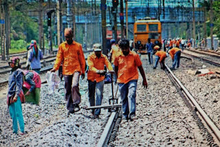 Mega blocks on all three railway lines in mumbai on Sunday