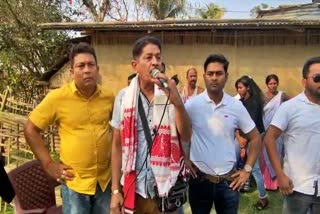 artiste mahendra hazarika campaigns for akhil gogoi