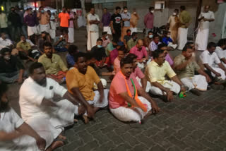 BJP activists block the National Highway protesting on NDA candidate attacked in Ambalapuzha  Ambalapuzha Bjp candidate beaten up  അമ്പലപ്പുഴ എൻഡിഎ സ്ഥാനാർഥിക്ക് മർദ്ദനം  സന്ദീപ് വാചസ്‌പതി വാർത്തകൾ  Sandeep Vachaspathi