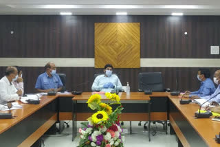 DC reviewed the functions of civic body in jamshedpur