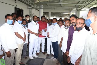 uppagallu-village-gouds-met-minister-srinivas-goud-in-hyderabad