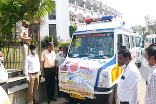 corona-awareness-by-ambulance-auto-at-shimoga