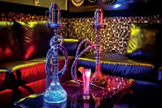 Anand vihar police delhi  hookah bar raid delhi  crime in anand vihar delhi  आनंद विहार में हुक्का बार पर छापा  आनंद विहार थाना पुलिस दिल्ली