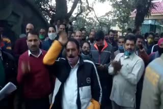 nps-unions-protesting-outside-the-himachal-legislative-assembly
