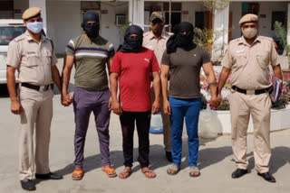 delhi police arrested 3 accused in robbery case