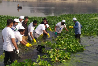 Health Minister Banna Gupta launched cleanliness campaign in Swarna Rekha River