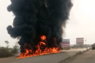 बहरोड़ अलवर न्यूज़, ट्रॉला में आग, accident in alwar