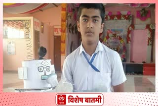 The student of satara district make battery powered robot will medicines to Corona patients