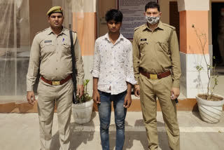 Bisrakh Police of Greater Noida arrested a liquor smuggler