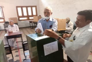 Election for Executive Committee of the Veerashaiva Vidyavartaka sangha at ballary