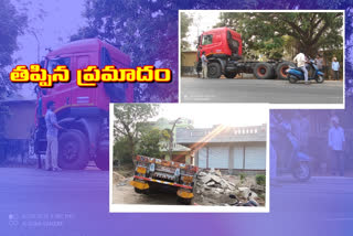 Granite lorry hits power pole at Katrala in Vardhannapeta mandal of Warangal rural district
