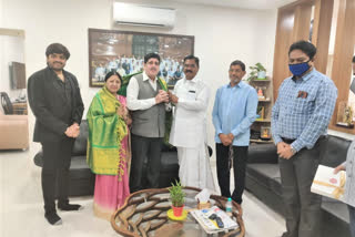 gujarat former minister dilip sangania meets minister niranjan reddy