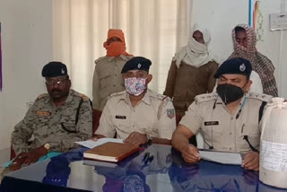 Two smugglers arrested with opium in Chatra