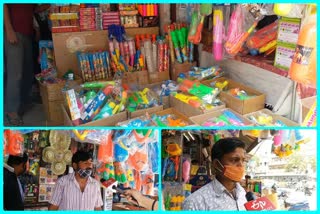 Shops adorned for Holi but customers are not reaching to purchase due to corona in delhi