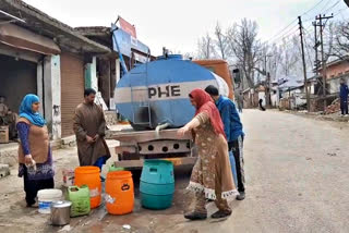 بڈگام : پارنیوہ میں لوگ پینے کے صاف پانی سے محرو