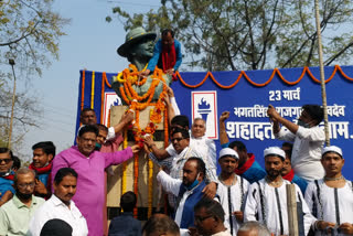 tributes paid to shaheed bhagat singh in palamu