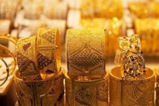 Gold gains Rs 116; silver declines Rs 117