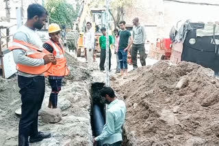 sewer line project in kirari delhi  kirari sewer line project delhi  kirari north west delhi  किराड़ी विधानसभा दिल्ली  किराड़ी में सीवर लाइन  मुख्यमंत्री अरविंद केजरीवाल