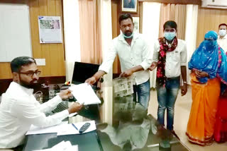 complaint-against-copra-sarpanch-and-secretary-in-collectorate-gariyaband