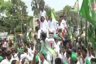rjd-workers-resort-to-violence-during-protest