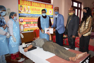 BLOOD DONATION CAMP ON SHAHEEDI DIWAS IN MANDI