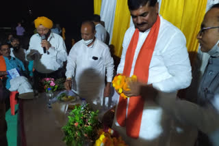 Agriculture Minister Kamal Patel worshiped