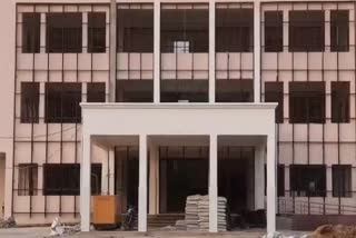 Delay in the construction of a new building of the main hospital