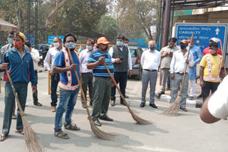 cleanliness-campaign-launched-in-moti-nagar-in-delhi