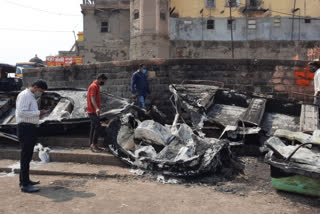 Unidentified miscreants set fire to boats in Gandhi Lake in Nashik