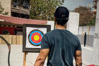 Vicky posts archery photo, Siddhant Chaturvedi leaves hilarious comment