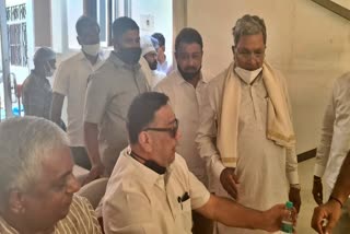 tanveer-seth-arrived-to-siddaramaiah-residence-for-lunch