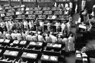 Sex scandal continues to rock Karnataka Assembly; Finance bills passed amid din