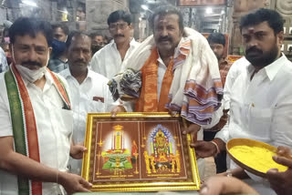 cine actor mohan babu visited srikalahasthi temple in chothore district