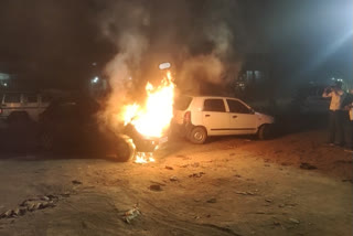 fire in a car in koderma