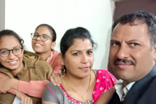 Family of former TI Devendra Chandravanshi