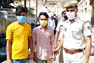 2 mini truck thieves arrested  thieves arrested  crime in alwar  alwar hindi news  ट्रक चोर गिरफ्तार  ट्रक चोर