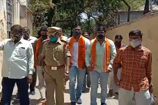 The Vishwa Hindu Parishad has demanded that love jihadi cases be stopped and action be taken against those involved in the riots in Bhainsa