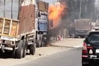 fire broke out in a parked  truck on Delhi Saharanpur Road