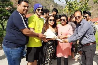 Neha Kakkar arrives in Rishikesh with husband Rohanpreet